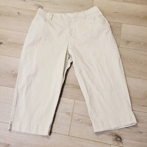 Lee Capri Pants Women Size 14P Light Beige Pockets Shorts Casual - Picture 1 of 4
